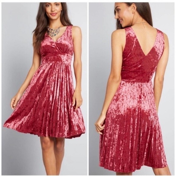 MODCLOTH | Splendorous Spree Velvet Wine Dress XXS - Picture 1 of 8